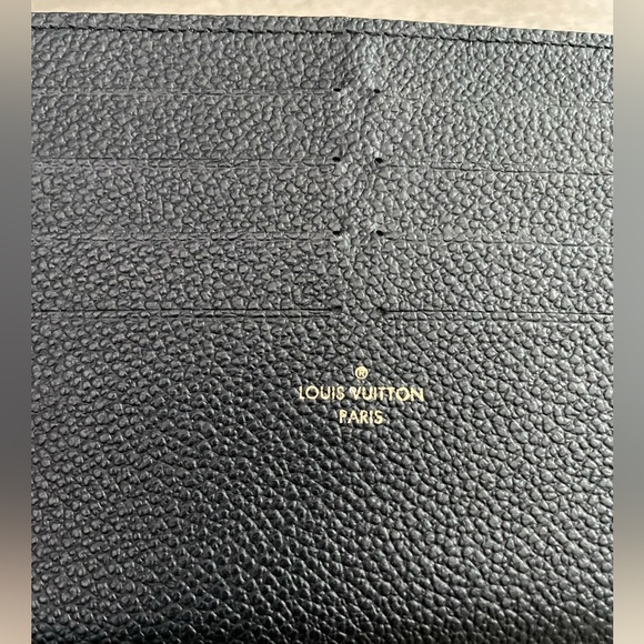 Louis Vuttion Wallet - Picture 2 of 3